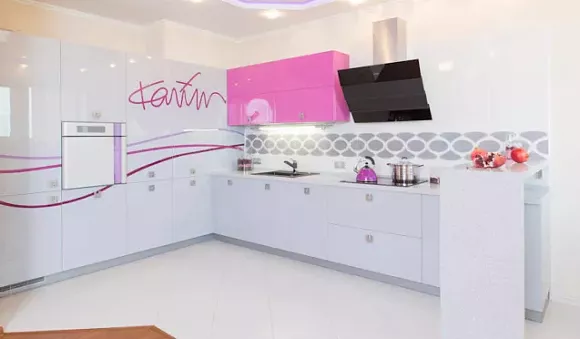 Белая кухня в Мурманске