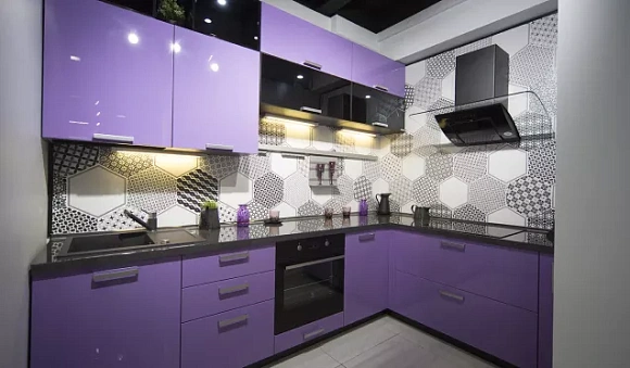 Фиолетовая кухня во Владивостоке
