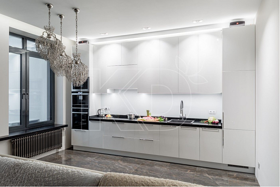 Белая  кухня в интерьере